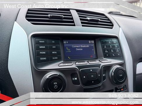Used 2015 Ford Explorer XLT AWD/4WD image 22