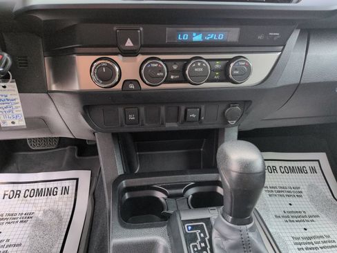 Used 2022 Toyota Tacoma SR AWD/4WD image 18