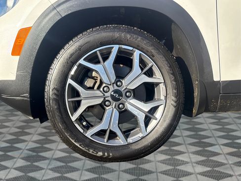 Used 2022 Kia Seltos EX image 22