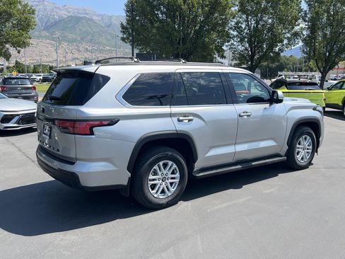 Used 2023 Toyota Sequoia SR5 AWD/4WD image 7