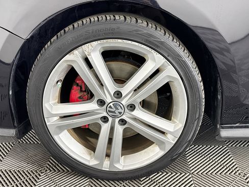 Used 2017 Volkswagen Jetta GLI image 37