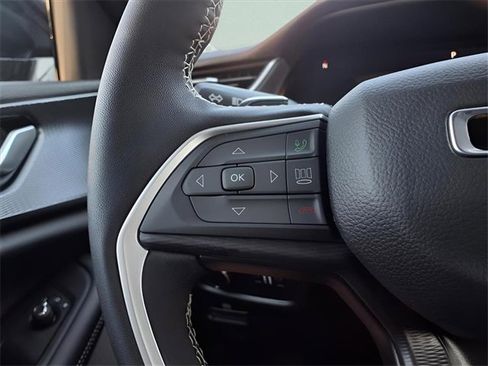 Used 2025 Jeep Grand Cherokee Altitude image 29