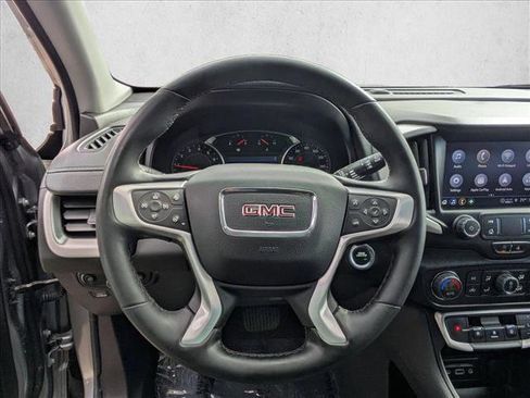 Used 2024 GMC Terrain SLT image 18