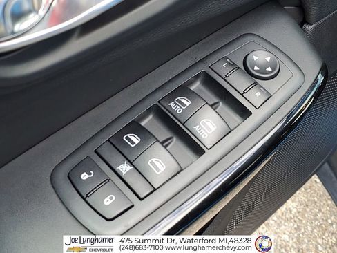 Used 2020 Jeep Cherokee Latitude Plus w/ Cold Weather Group AWD/4WD image 24