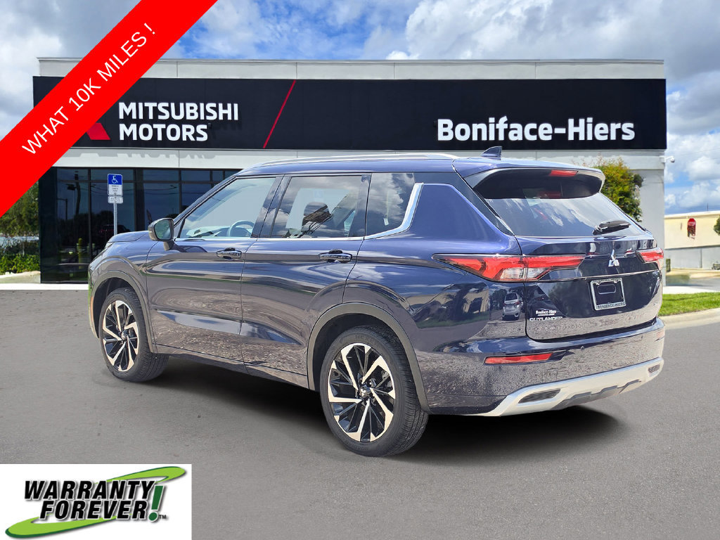 Used 2024 Mitsubishi Outlander SEL Black Edition FWD image 3