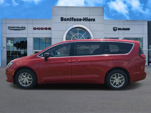 New 2025 Chrysler Voyager LX image 6