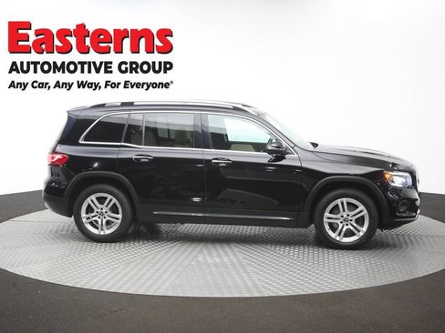 Used 2021 Mercedes-Benz GLB 250 4MATIC w/ Premium Package image 42