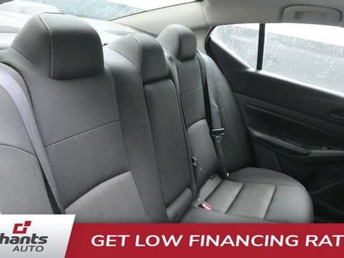 Used 2025 Nissan Altima 2.5 SV FWD image 13