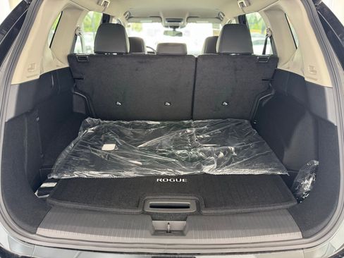 New 2025 Nissan Rogue SL image 13