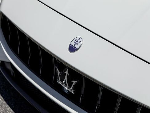 Used 2022 Maserati Quattroporte Modena RWD image 46