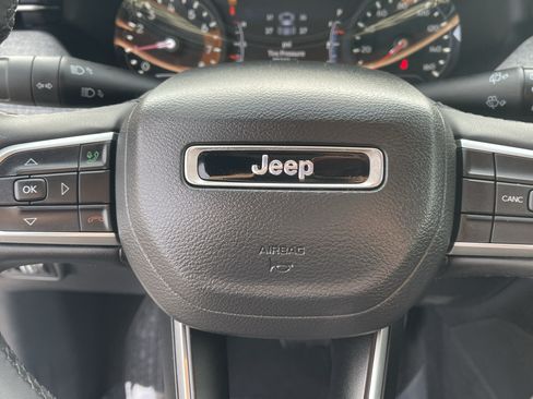 Used 2024 Jeep Compass Latitude AWD/4WD image 20