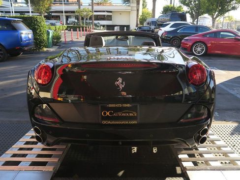 Used 2013 Ferrari California image 8