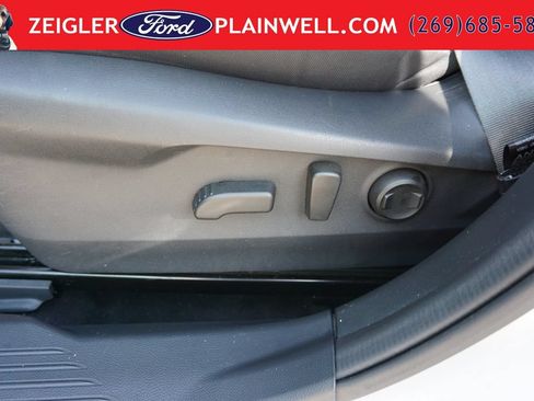 Used 2023 Subaru Outback Premium AWD/4WD image 19