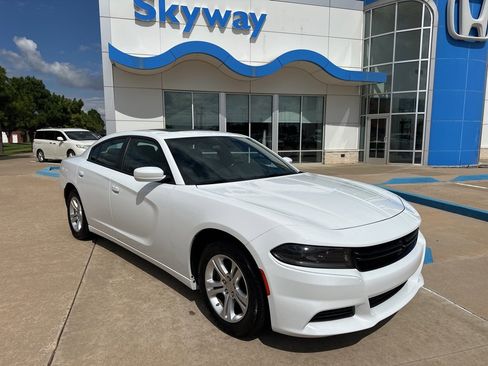 Used 2022 Dodge Charger SXT w/ Leather Interior Group image 1