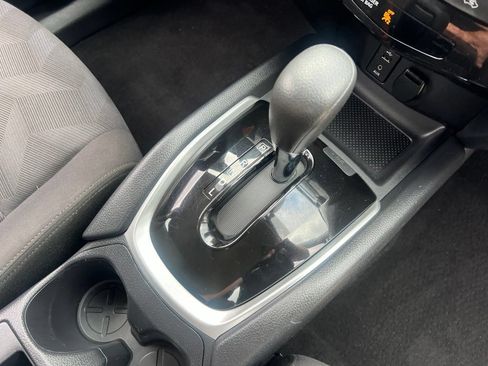 Used 2016 Nissan Rogue S FWD image 22