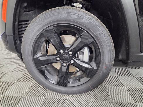 New 2026 Jeep Grand Cherokee L Limited RWD image 8