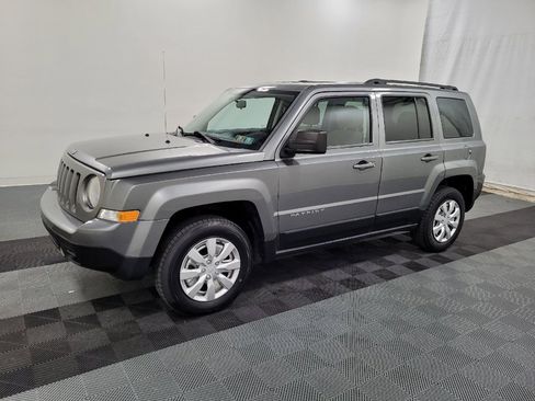 Used 2014 Jeep Patriot Sport w/ Power Value Group AWD/4WD image 2