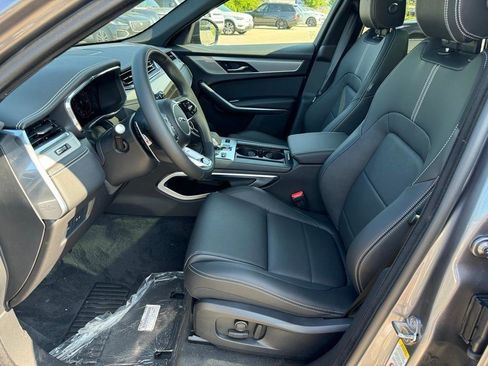 Used 2025 Jaguar F-PACE R-Dynamic S image 6