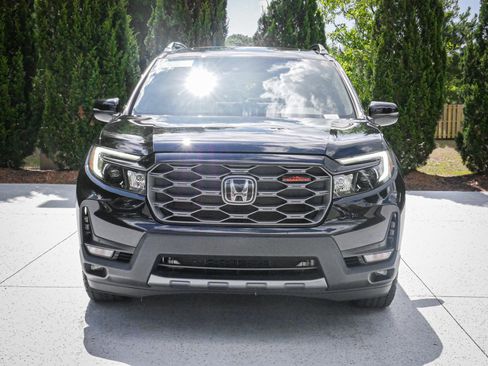 Used 2024 Honda Passport TrailSport image 3