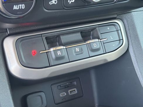 Used 2022 GMC Acadia Denali w/ Denali Ultimate Package AWD/4WD image 13