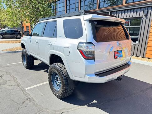 Used 2021 Toyota 4Runner SR5 AWD/4WD image 3
