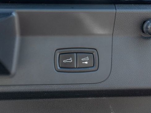 Used 2021 Porsche Panamera 4 AWD/4WD image 33