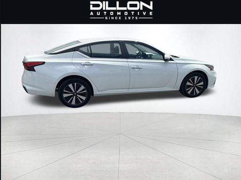 Used 2022 Nissan Altima 2.5 SV AWD/4WD image 11