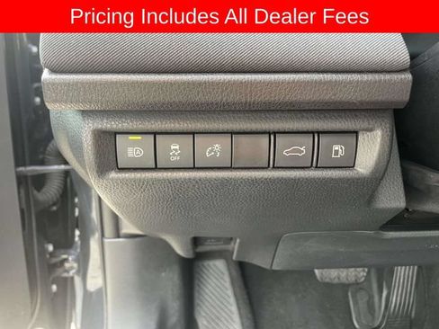 Used 2025 Toyota Camry LE FWD image 22