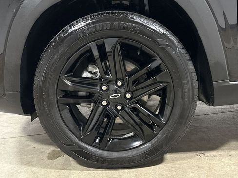 Used 2025 Chevrolet Trax ACTIV w/ Sunroof Package FWD image 27