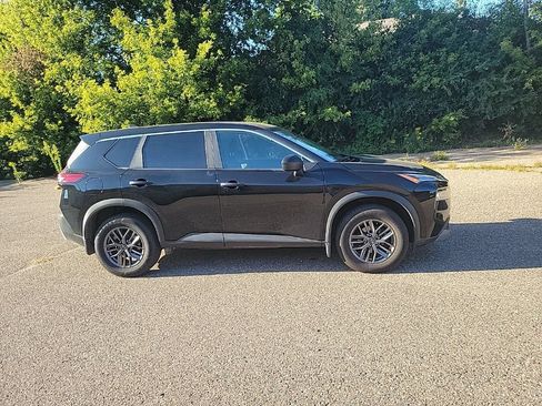 Used 2023 Nissan Rogue S AWD/4WD image 9