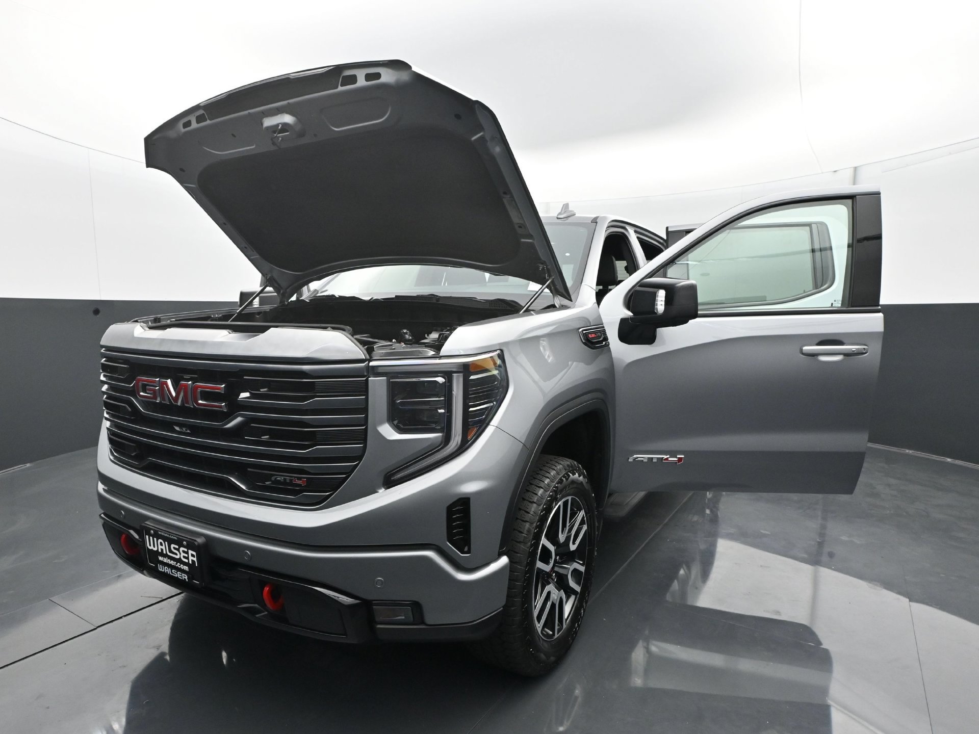 Used 2024 GMC Sierra 1500 AT4 w/ Technology Package AWD/4WD image 29