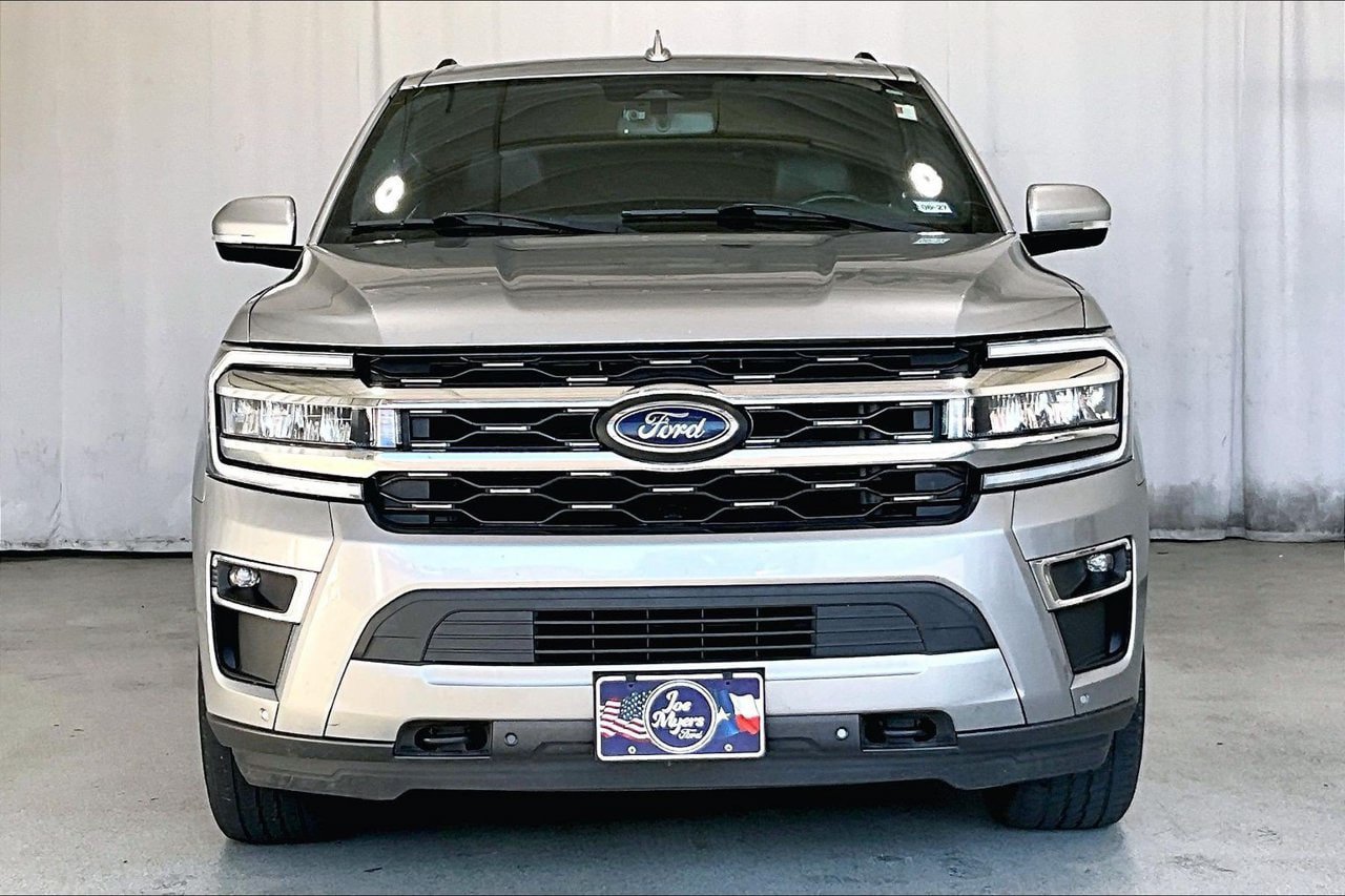 Used 2023 Ford Expedition Max Limited AWD/4WD image 3