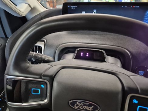 Used 2025 Ford Expedition Max Active AWD/4WD image 32