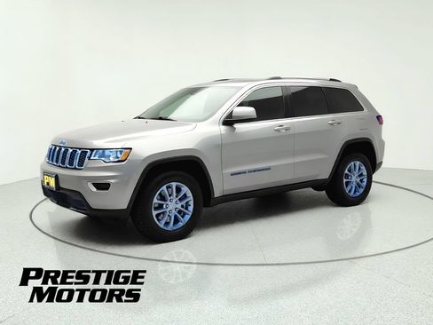 Used 2021 Jeep Grand Cherokee Laredo X AWD/4WD image 4
