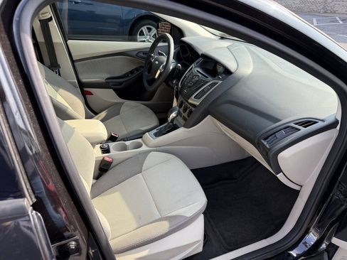 Used 2012 Ford Focus SE FWD image 21