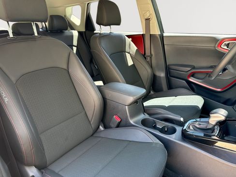 Used 2024 Kia Soul GT-Line FWD image 28