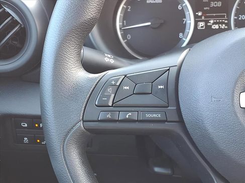 Used 2025 Nissan Kicks Play S image 17