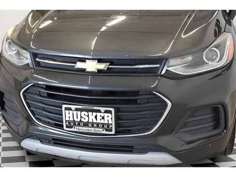 Used 2017 Chevrolet Trax LT w/ LT Convenience Package image 16