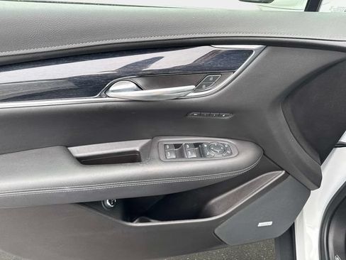 Certified 2022 Cadillac XT5 Premium Luxury w/ LPO, Floor Liner Package AWD/4WD image 16