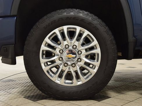 Used 2022 Chevrolet Silverado 3500 High Country image 28