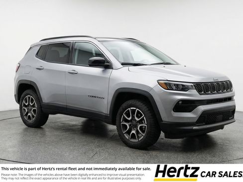 Used 2025 Jeep Compass Trailhawk AWD/4WD image 1
