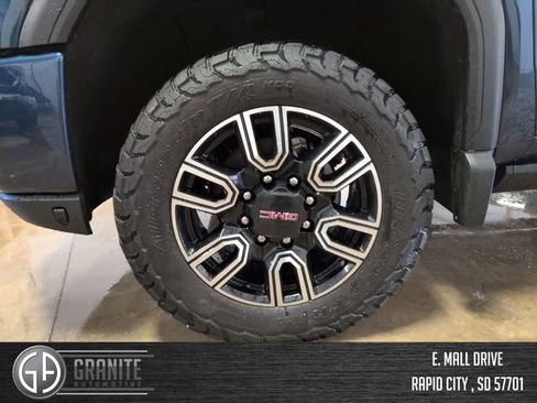 Used 2021 GMC Sierra 2500 AT4 w/ AT4 Premium Plus Package AWD/4WD image 27