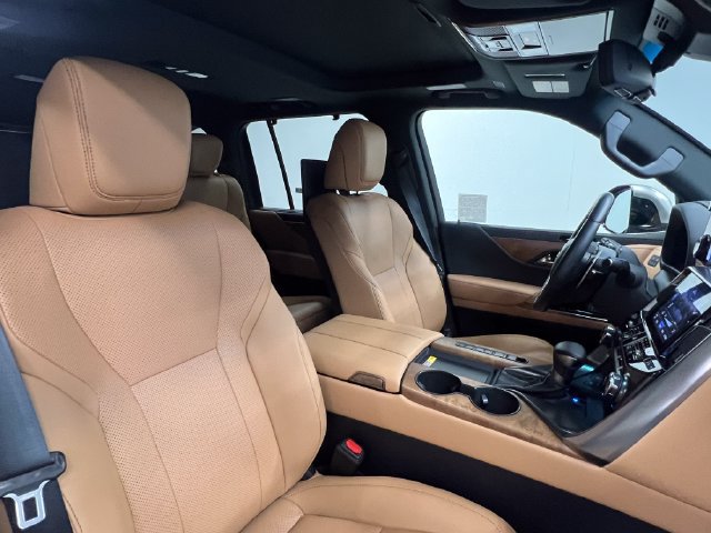 Certified 2025 Lexus LX 600 4WD w/ Accessory Package (2T) image 11