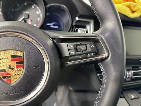Certified 2024 Porsche Macan AWD/4WD image 39