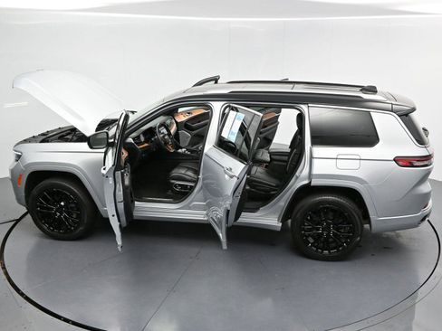 Used 2023 Jeep Grand Cherokee L Summit AWD/4WD image 39