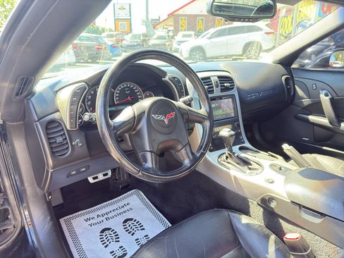Used 2005 Chevrolet Corvette Coupe w/ Preferred Equipment Group RWD image 13