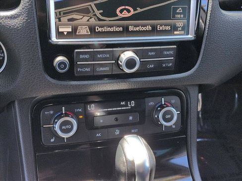 Used 2014 Volkswagen Touareg Sport AWD/4WD image 15