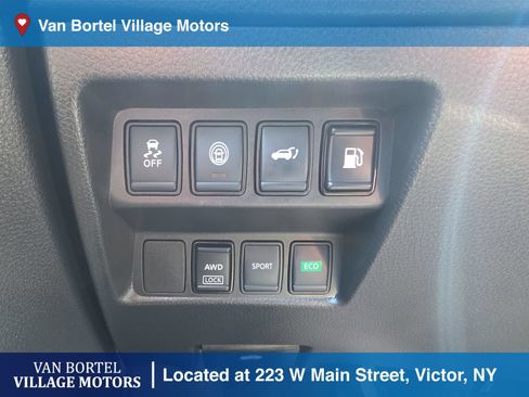 Used 2020 Nissan Rogue SV AWD/4WD image 17