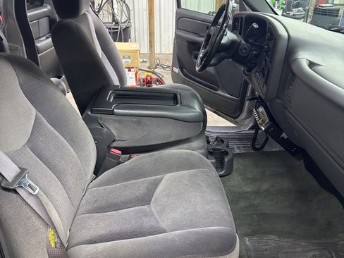 Used 2004 GMC Sierra 1500 SLE w/ Light Duty Power Package image 23