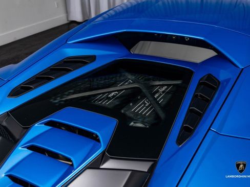 Used 2023 Lamborghini Huracan Tecnica image 22